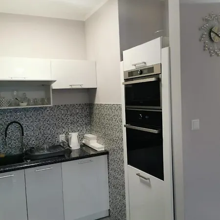 Apartament Pod Lipami * 코워브제크